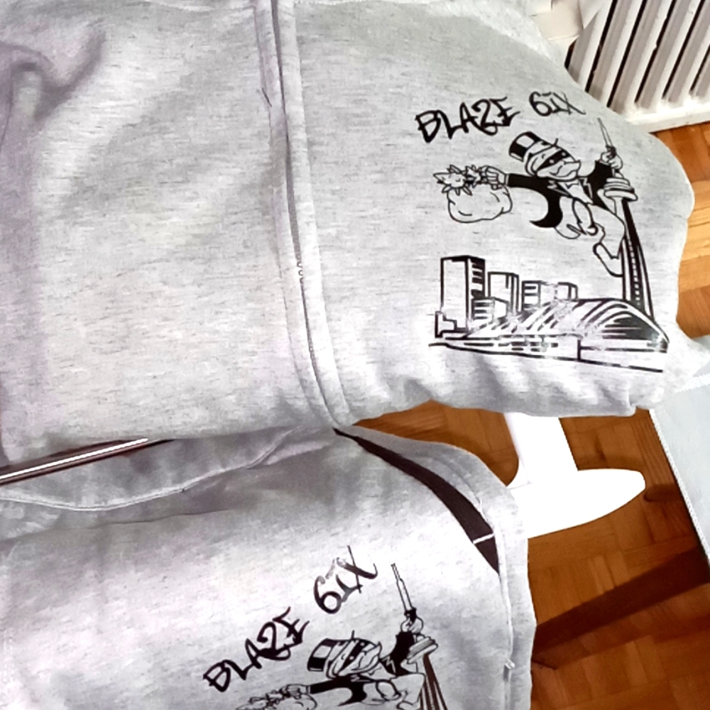 Jogger suits - Picture 1 of 3